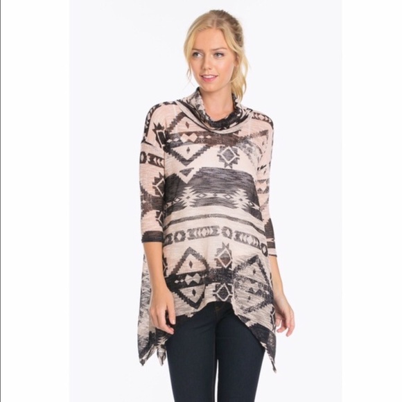 AZTEC Print Knit Top - Picture 2 of 5